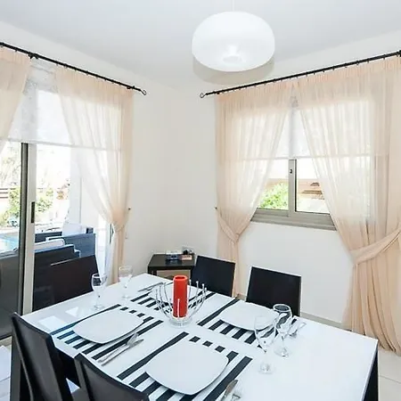 Oceanview Luxury 089
